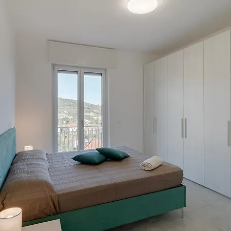 Ligurian Holidays Sea View Apartment